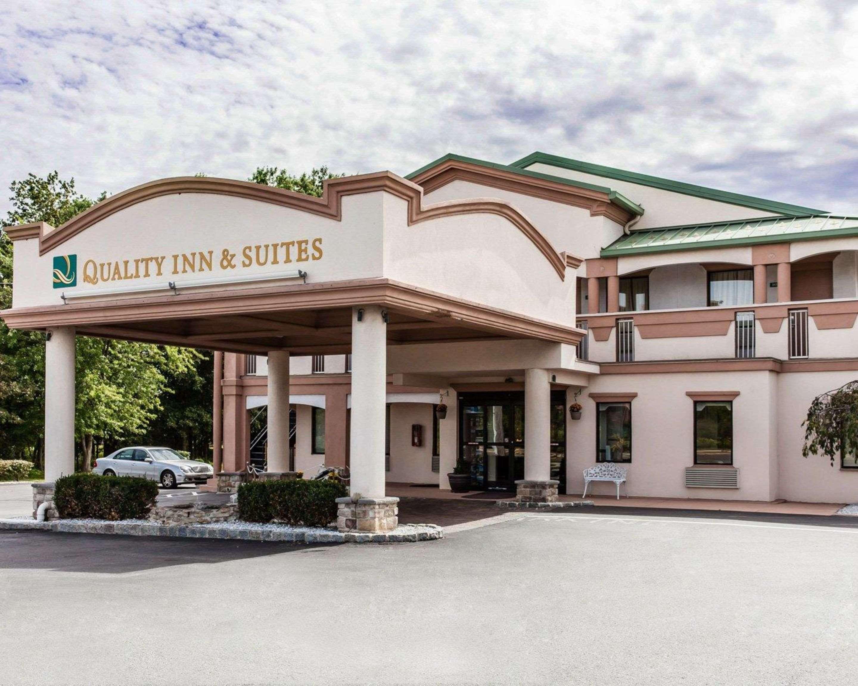 Quality Inn & Suites Quakertown-Allentown Exterior photo